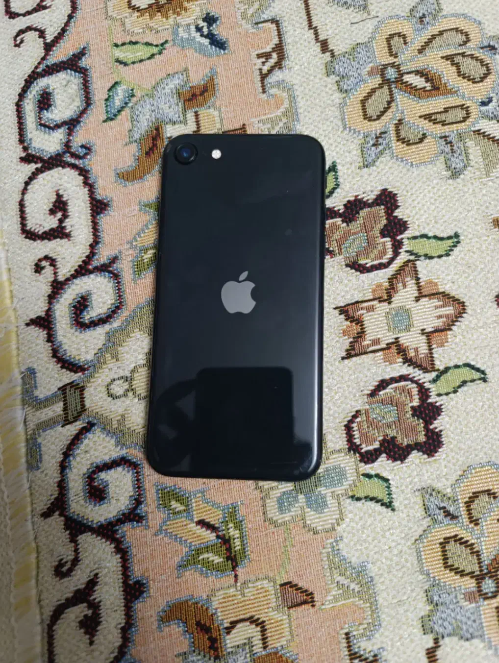 ایفون se مشکی|موبایل|اصفهان, شیخ اشراق|دیوار