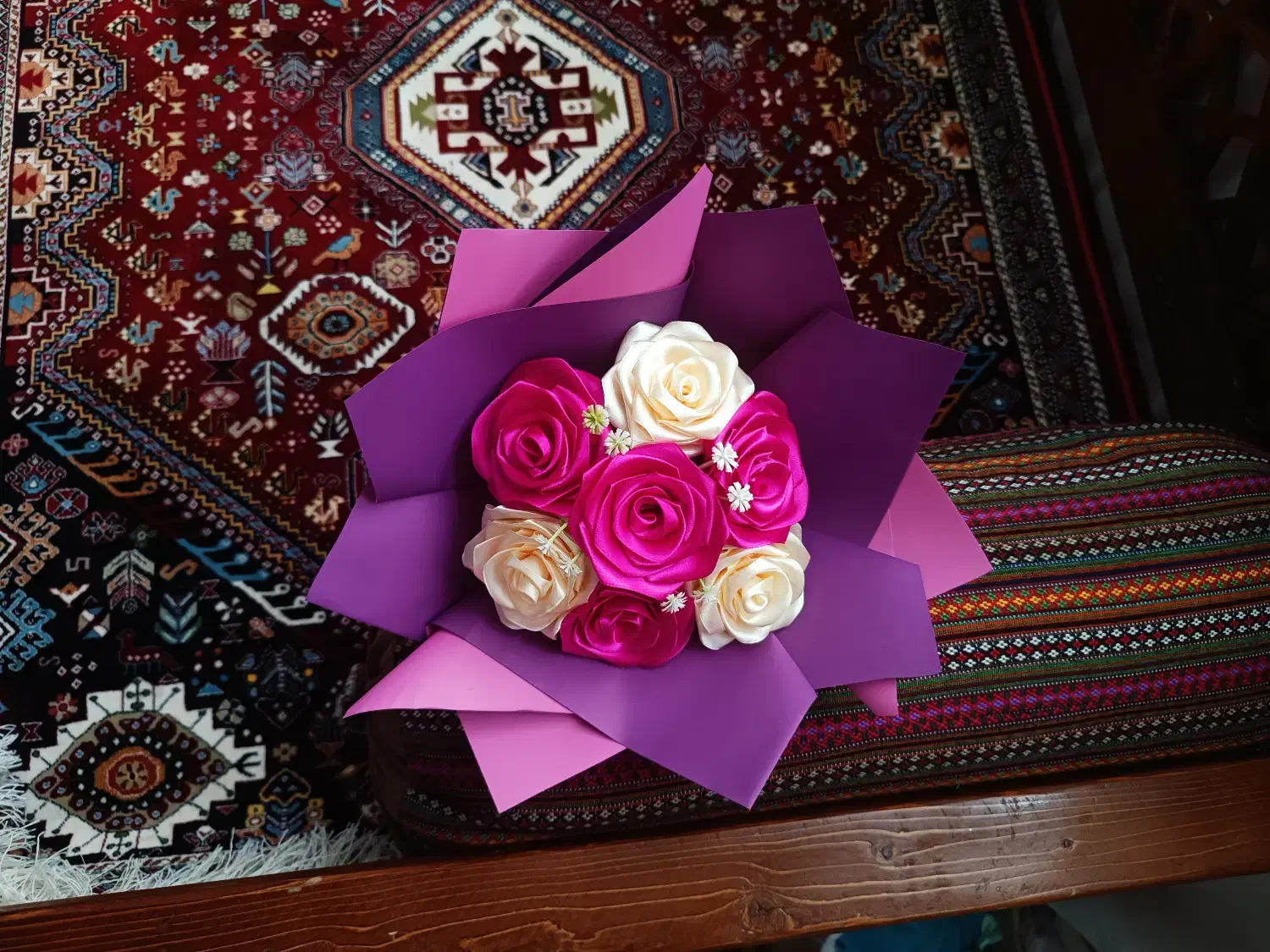 باکس و دسته گل های زیبا حراج آخر فصل|گل مصنوعی|شیراز, محراب|دیوار