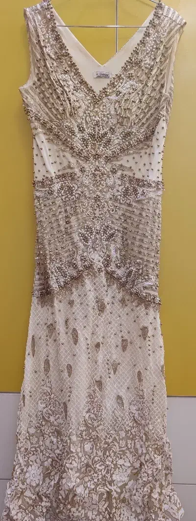 لباس مجلسی|لباس|مبارکه, |دیوار