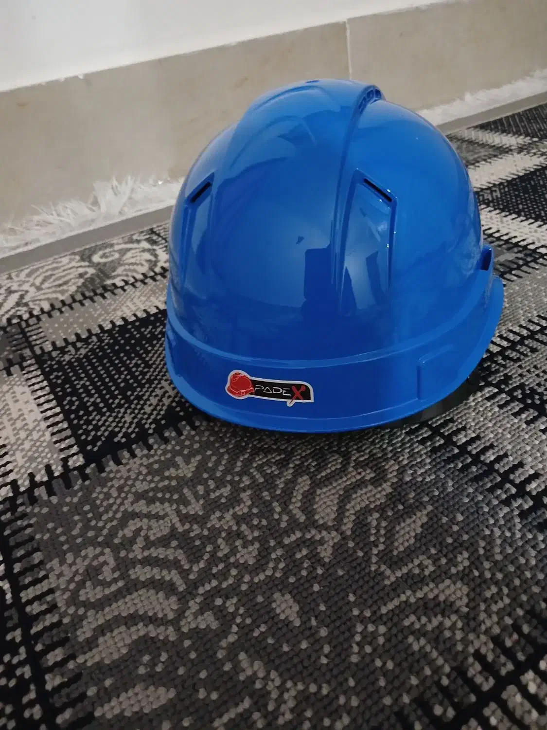 لباس وکلاه ایمنی|لباس|خورموج, |دیوار