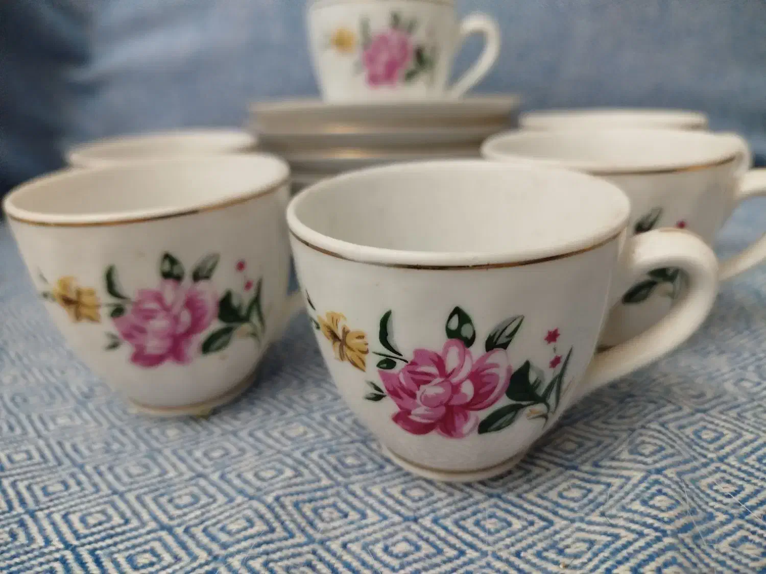 فنجتن و نعلبکی نازک بسیار قدیمی|ظروف سرو و پذیرایی|تهران, زنجان جنوبی|دیوار