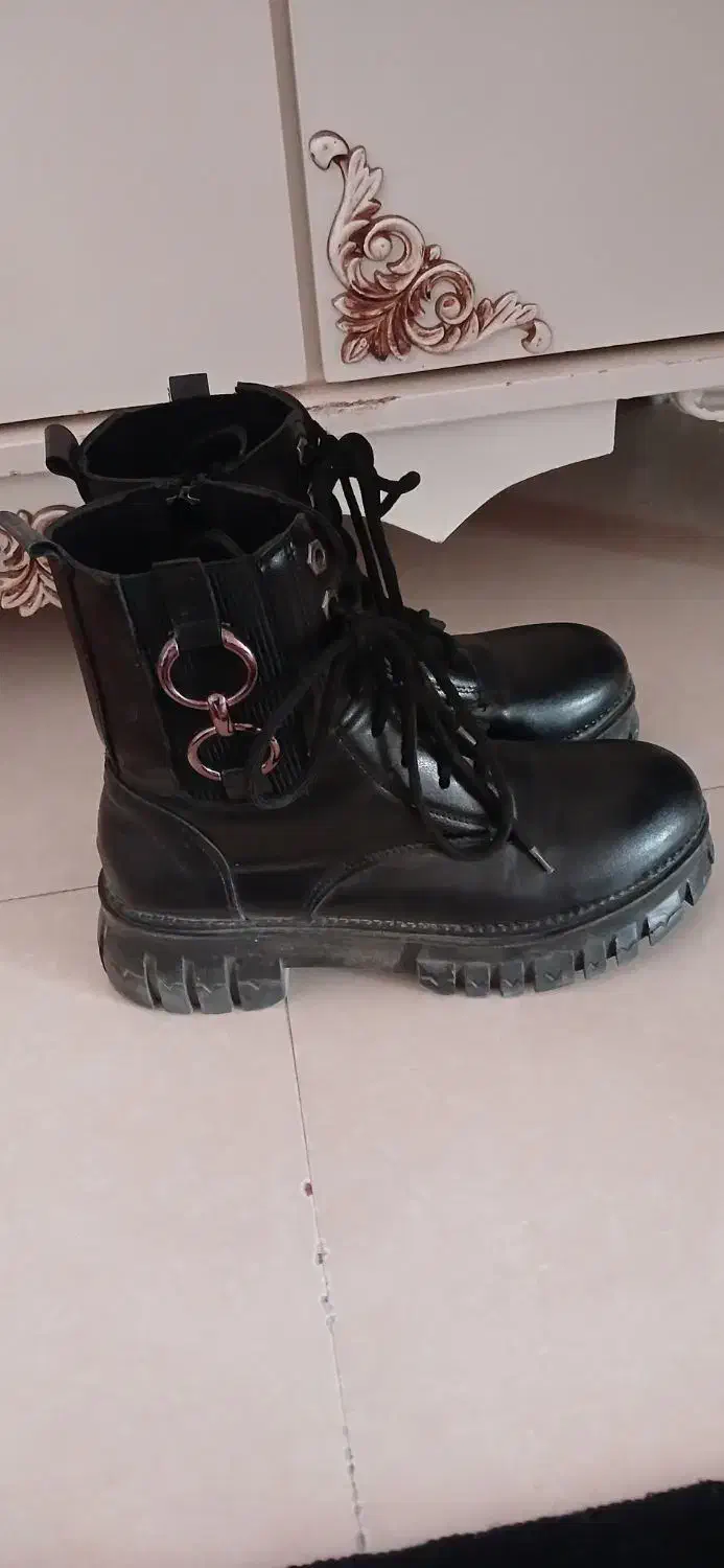 نو نو|کیف، کفش، کمربند|شیروان (لرستان), |دیوار