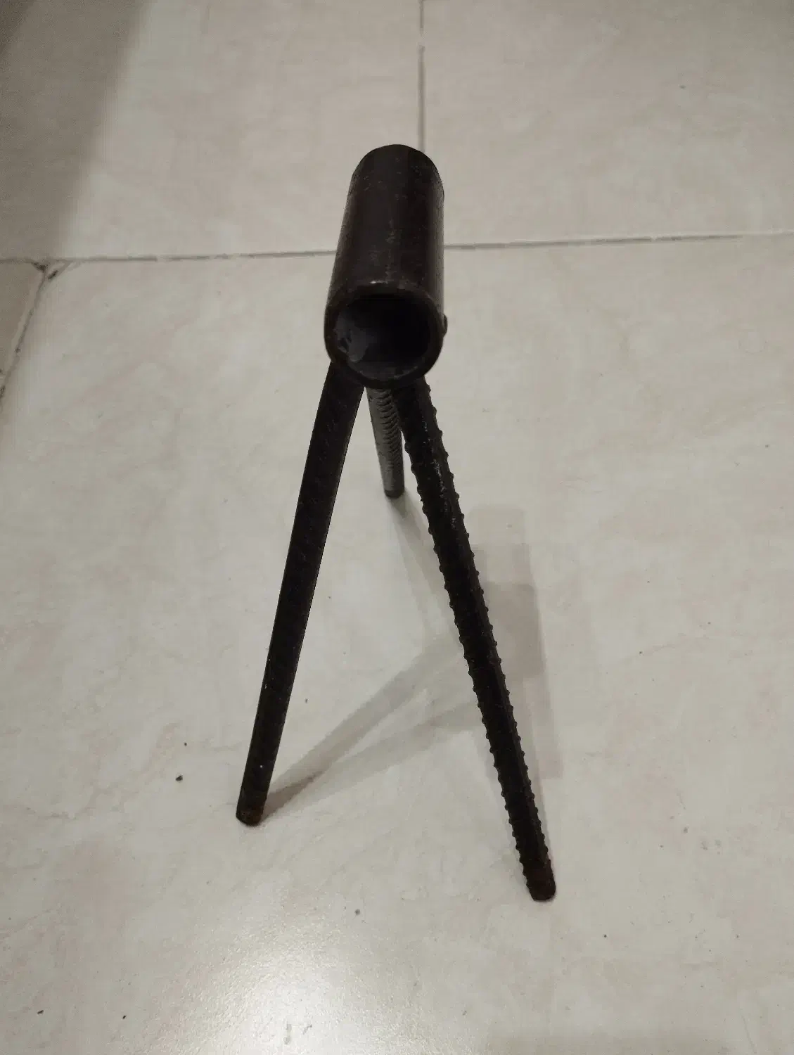 سه پایه فلزی شیلنگ آب|لوازم نظافت|اندیشه, شهرک مریم|دیوار