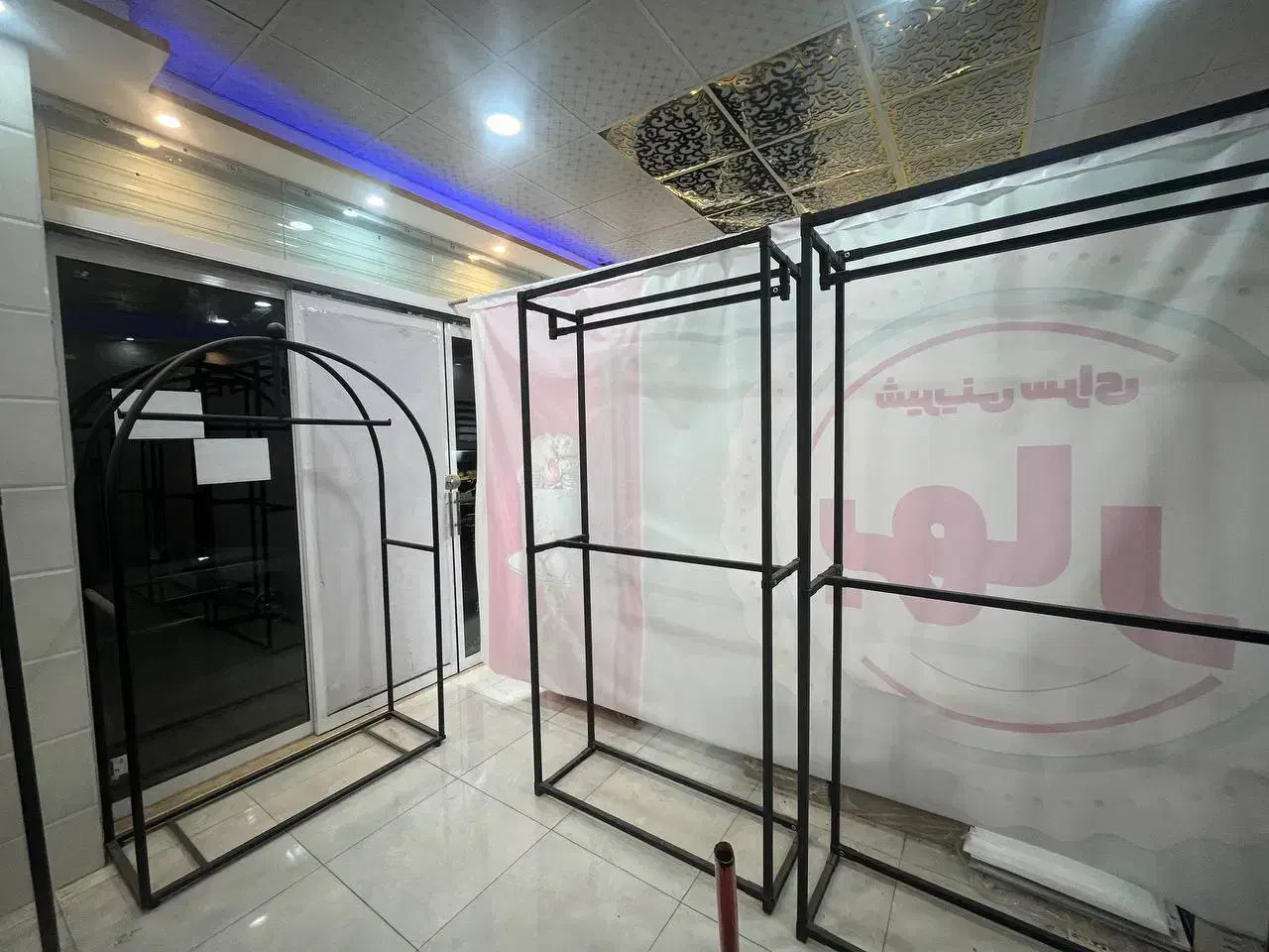 رگال لباس مدرن مناسب برای  خانه و مغازه|فروشگاه و مغازه|بروجرد, |دیوار