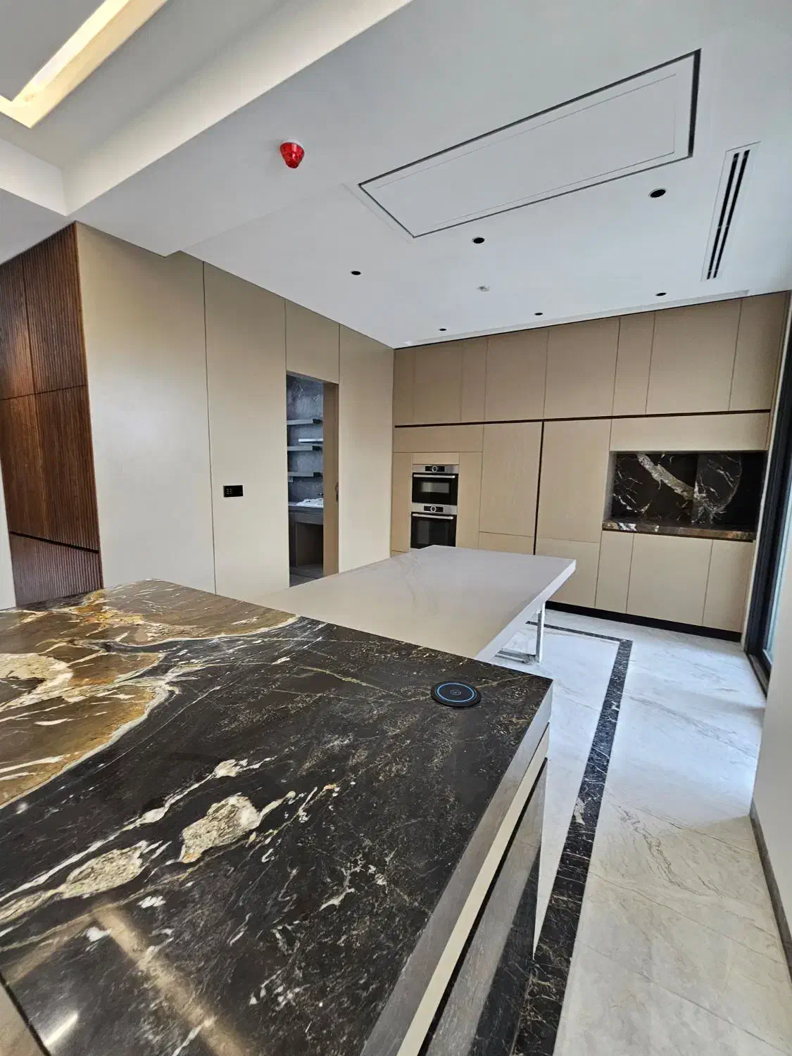 ۳۰۰ متر مدرن نیاوران/تک واحدی/مشاعات کامل