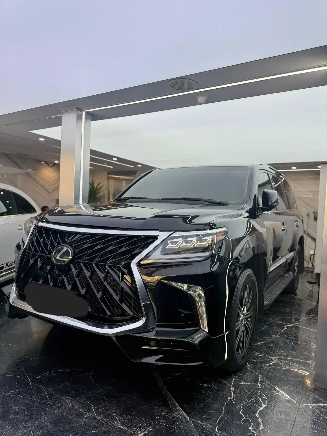 لکسوس LX 570، مدل ۲۰۱۳|خودرو سواری و وانت|تهران, عباس‌آباد|دیوار