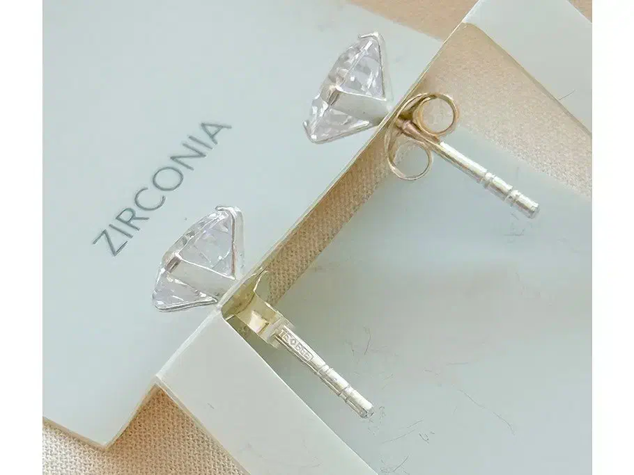 گوشواره نقره نگین زیرکنیا مدل سفید|بدلیجات|اصفهان, نقش جهان|دیوار