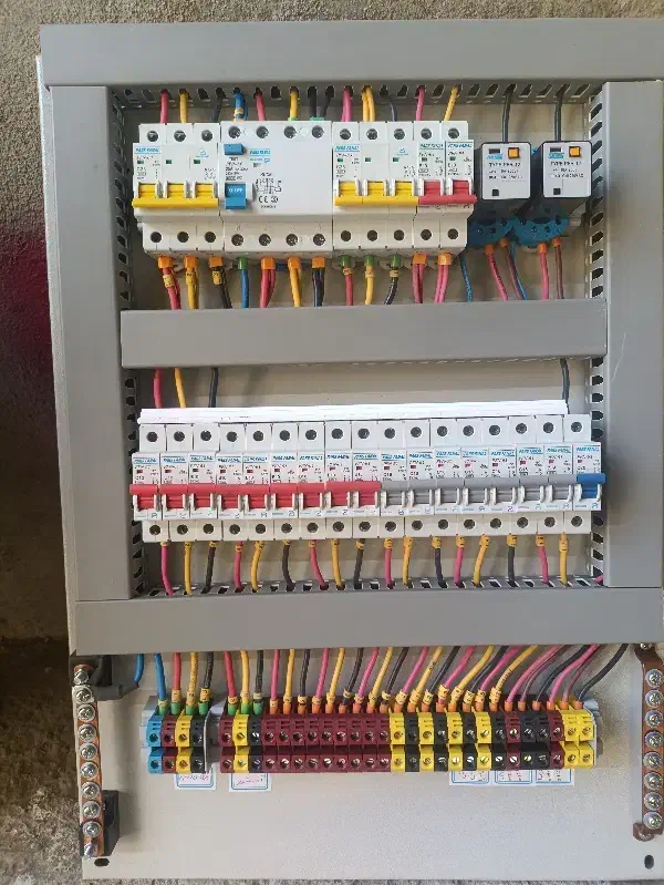 فروش و مونتاژ تابلو برق|مصالح و تجهیزات ساختمان|شیراز, شهرک صنعتی شیراز|دیوار