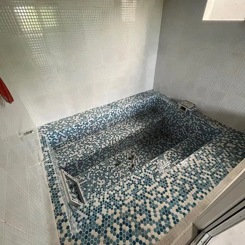 ویلا مدرن۲۰۰متری/جکوزی/سرسبز/داخل شهرک با نگهبانی|فروش خانه و ویلا|امامزاده عبدالله, |دیوار