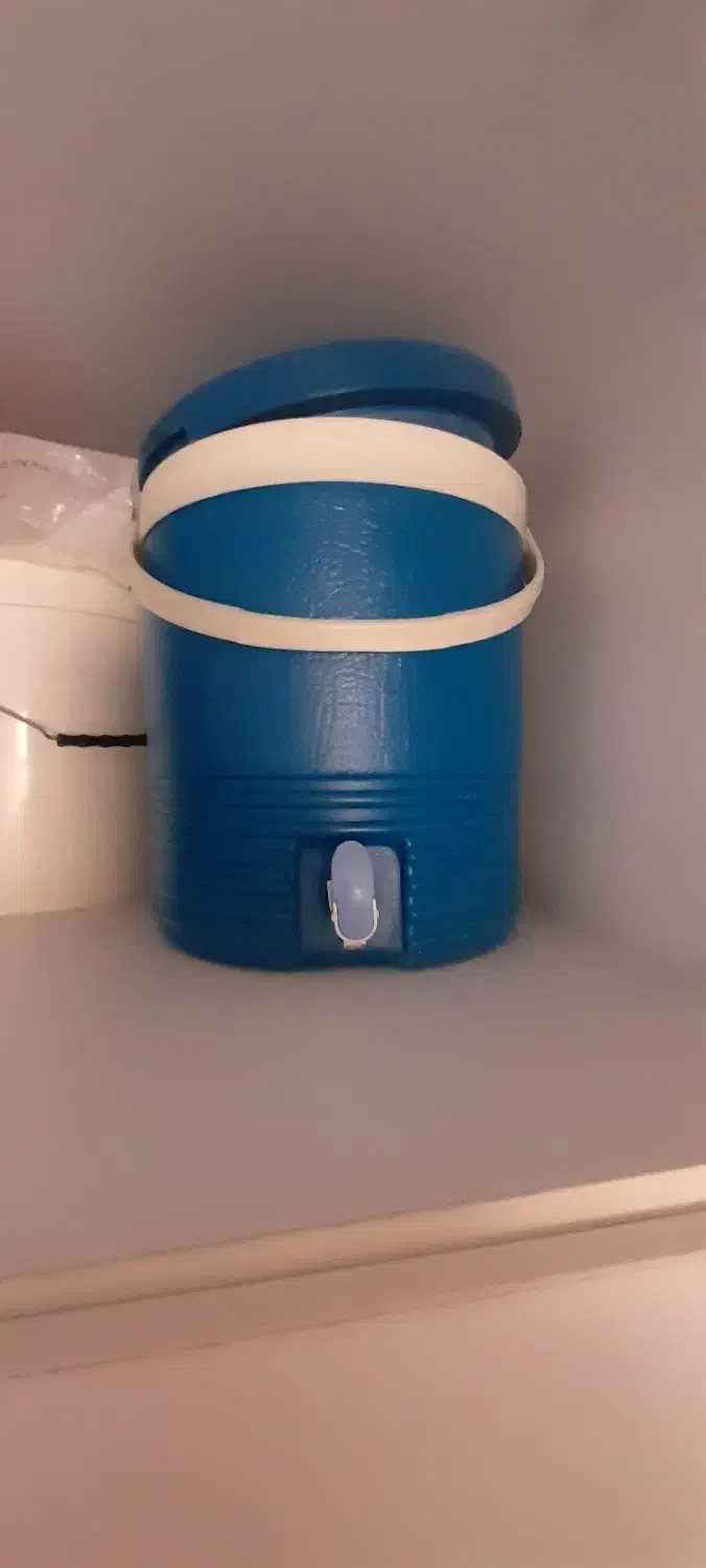 کلمن|ظروف نگهدارنده، پلاستیکی، یکبارمصرف|پرند, فاز ۶|دیوار