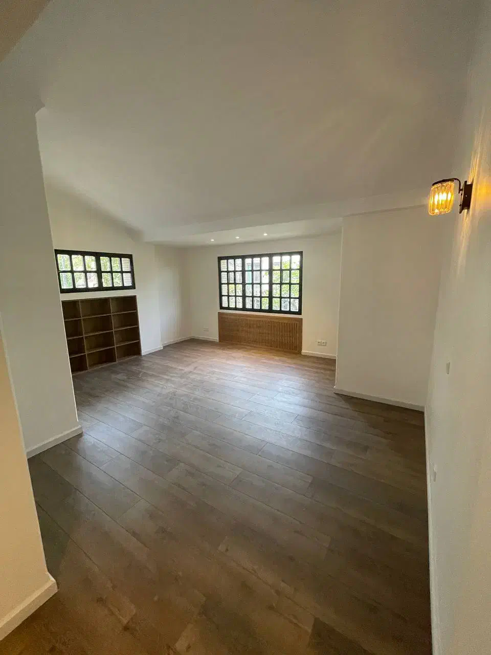 شهرک غرب ویلایی ۳۰۰متر/۴ خواب/ فول بازسازی شده