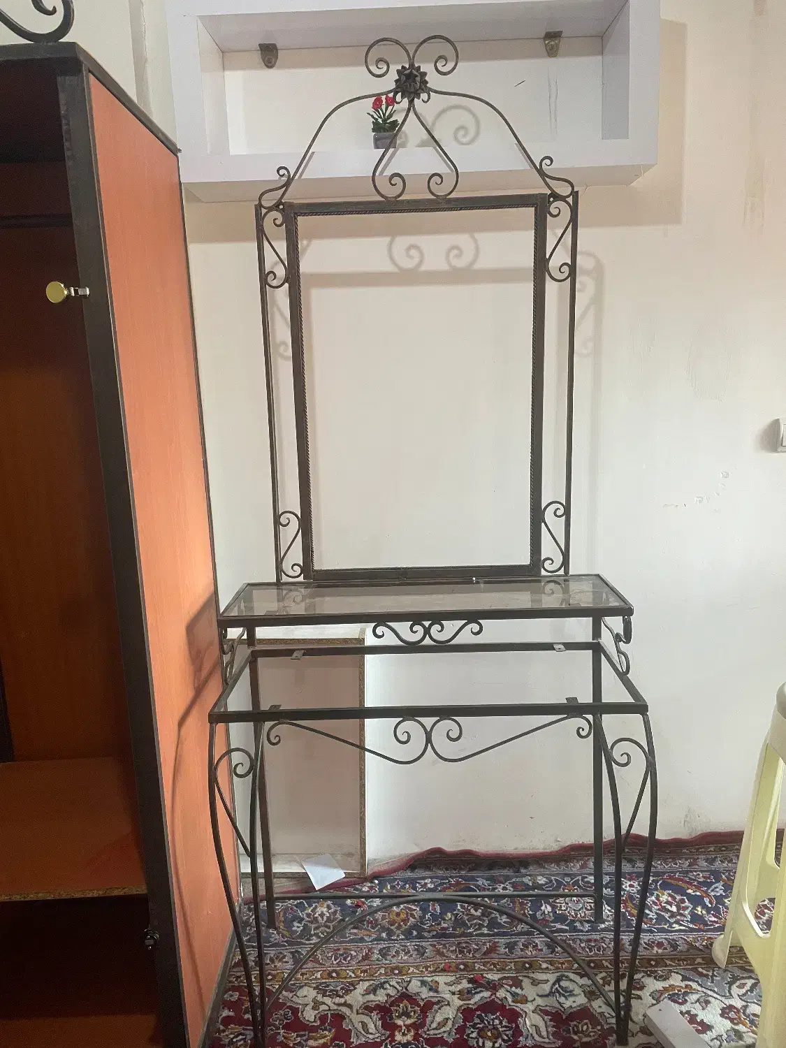 ست کمد،دلاور و میز تلوزیون فرفورژه|جاکفشی، کمد، دراور|گلبهار, شهر جدید گلبهار|دیوار