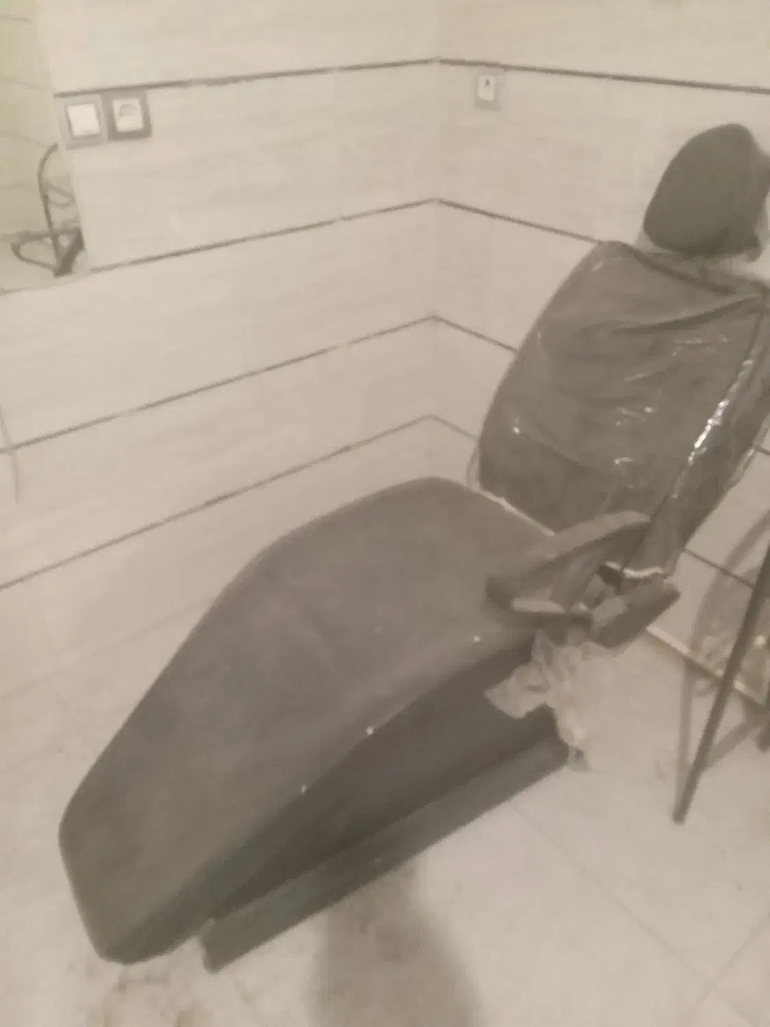 اینه میز ارایشی و صندلی تاشو ارایشگری|آرایشگاه و سالنهای زیبایی|اقبالیه, |دیوار