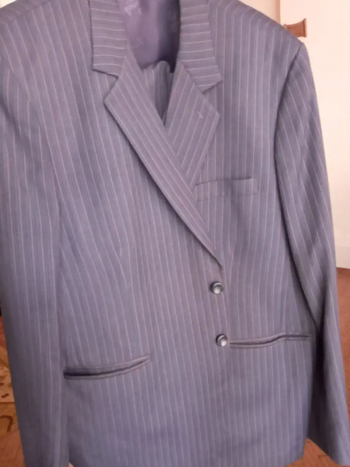 کت و شلوار|لباس|فلاورجان, |دیوار