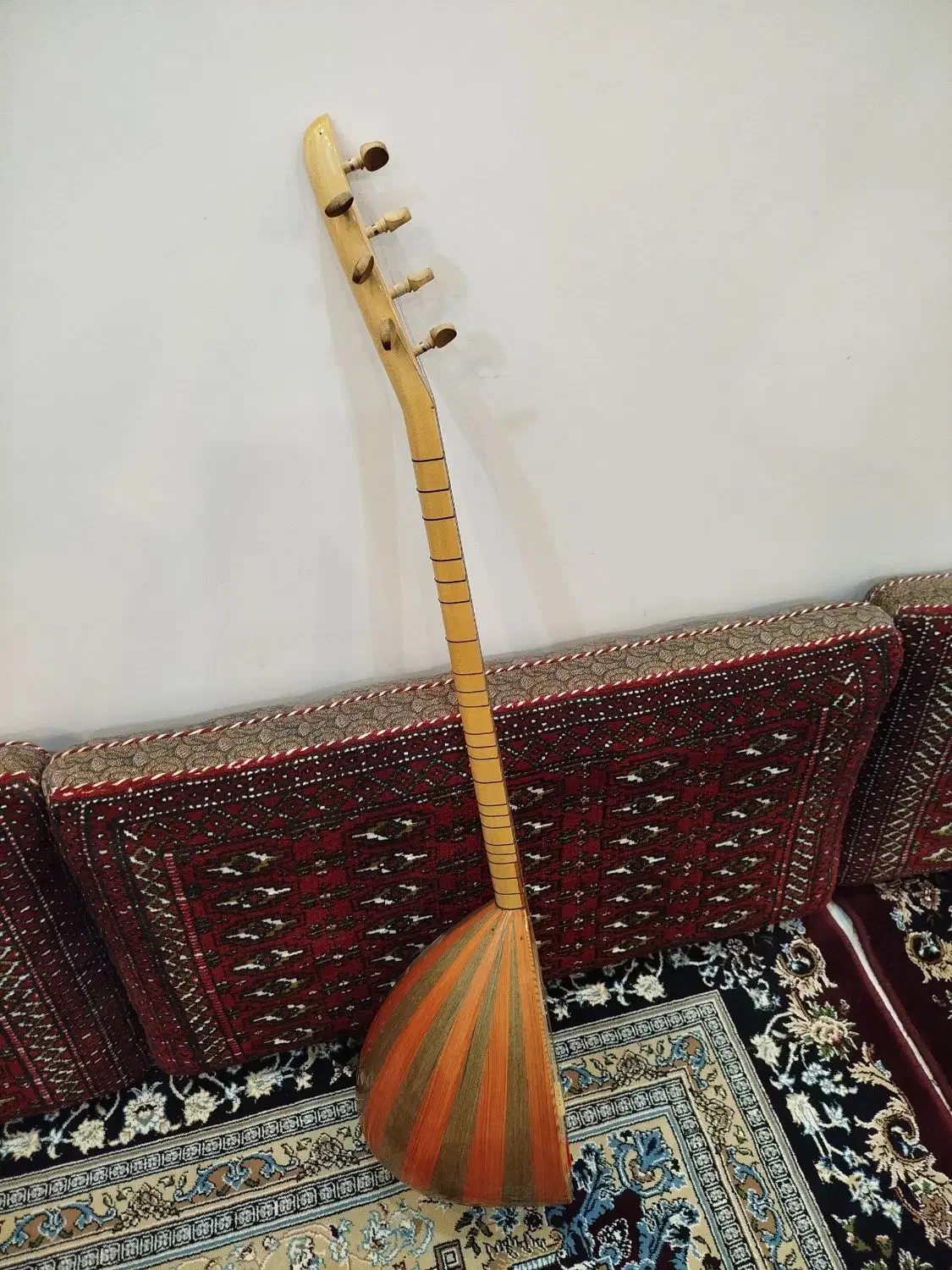 دیوان الیاسی|سازهای سنتی|سنندج, |دیوار