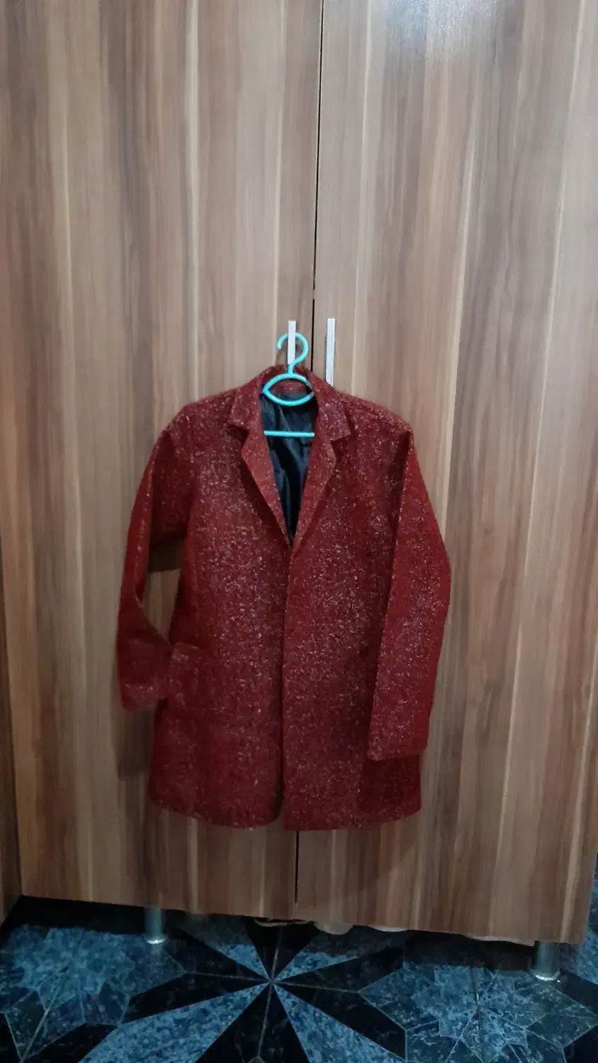 چند مدل کت نو و در حد نو و چند عدد شلوار|لباس|ساری, |دیوار