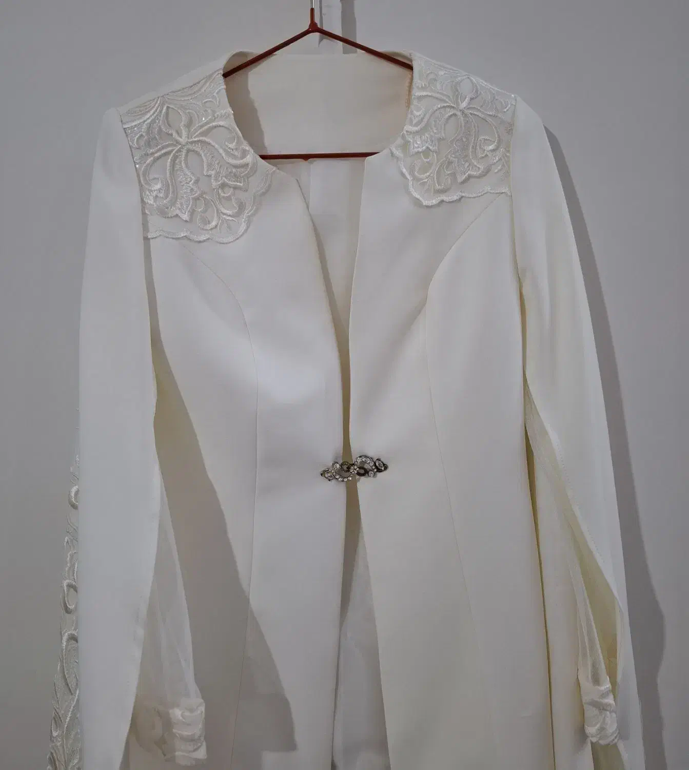 لباس عقد|لباس|رودهن, |دیوار