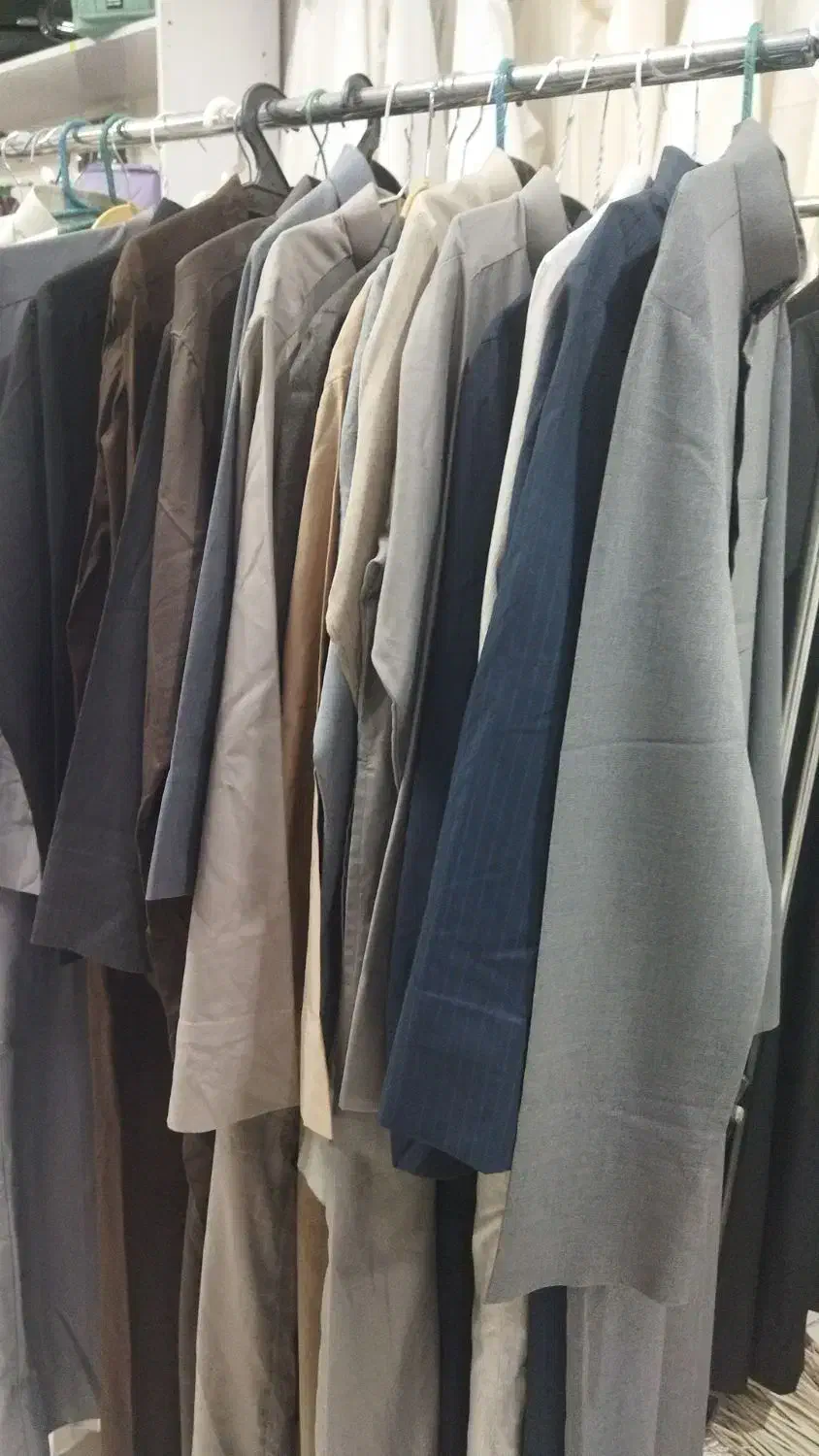 بندرماهشهر خیابان طالقانی نبش چهاراه قرمز|لباس|بندر ماهشهر, |دیوار