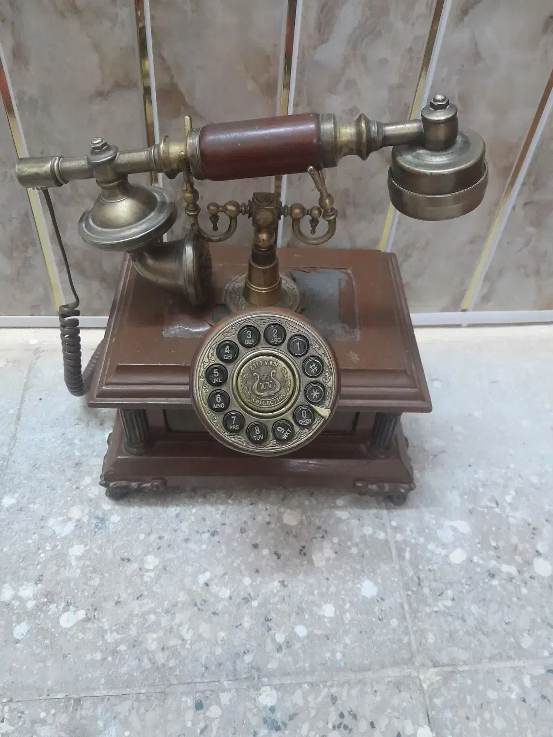 تلفن کلکسیونی عتیقه|کلکسیون اشیاء عتیقه|شیراز, سیاه سنگ|دیوار