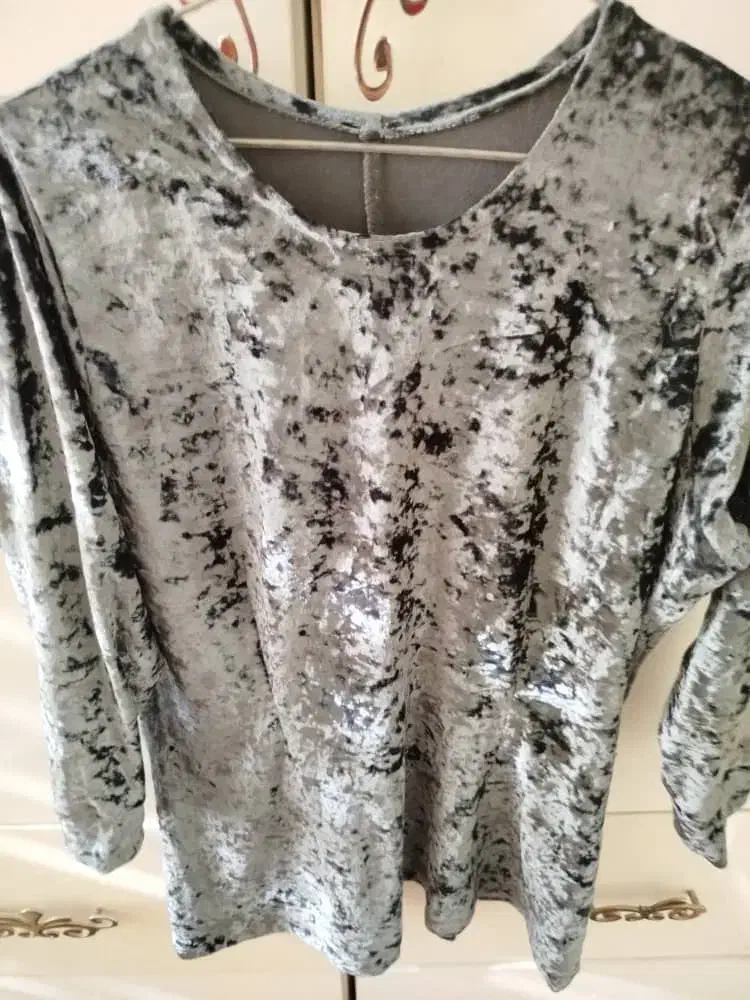 لباس زنانه|لباس|برخوار, |دیوار