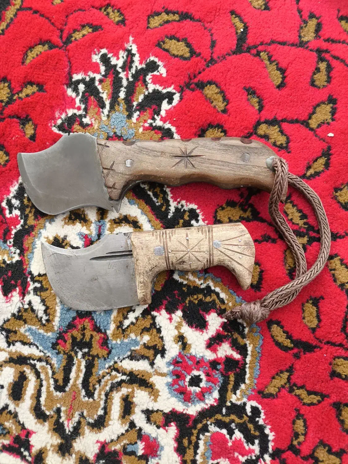 چاقو|کلکسیون اشیاء عتیقه|بروجرد, |دیوار