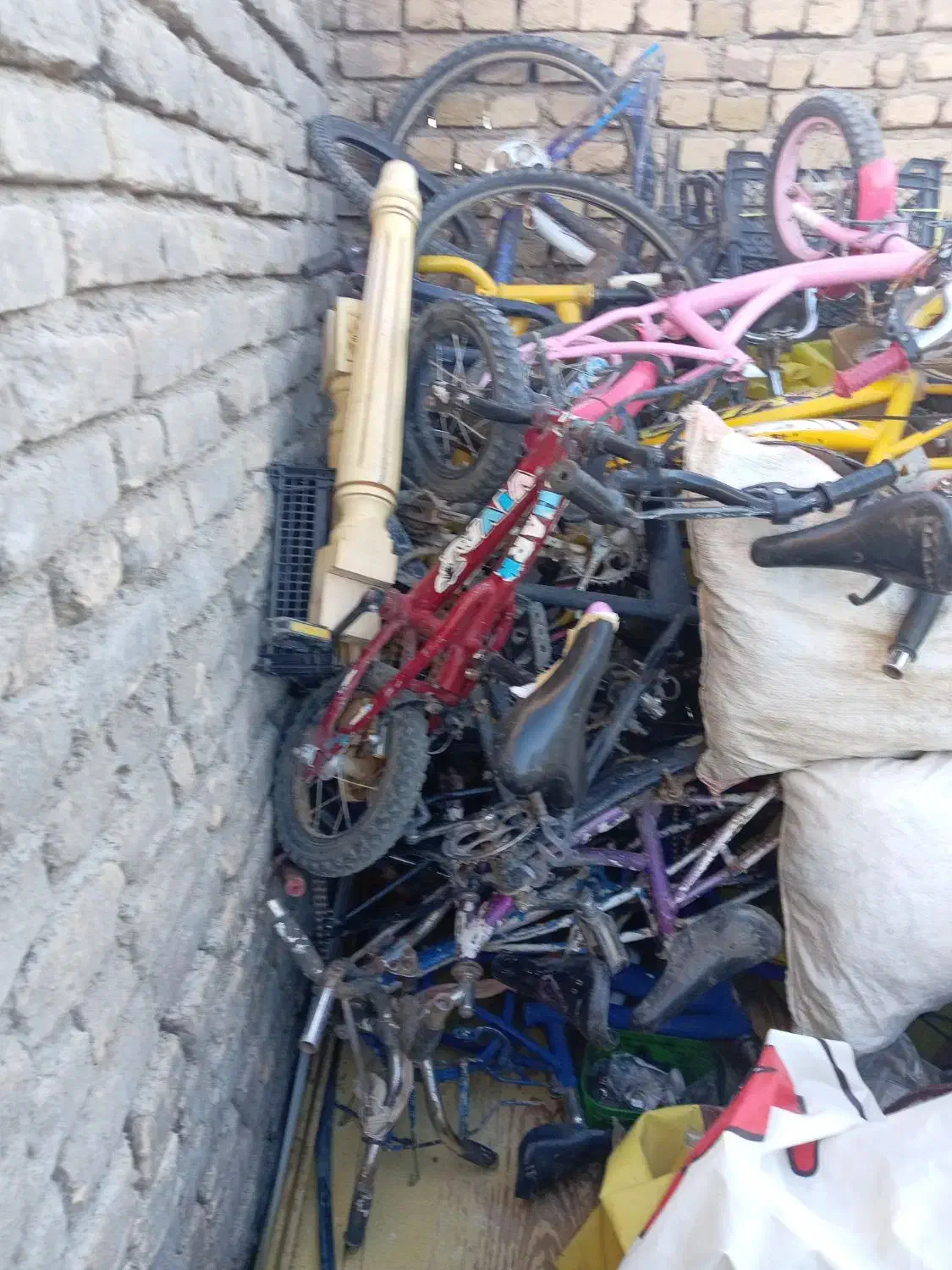 تنه و طوقه و لوازم دوچرخه استوک|دوچرخه، اسکیت، اسکوتر|تربت‌حیدریه, بالا ولایت|دیوار