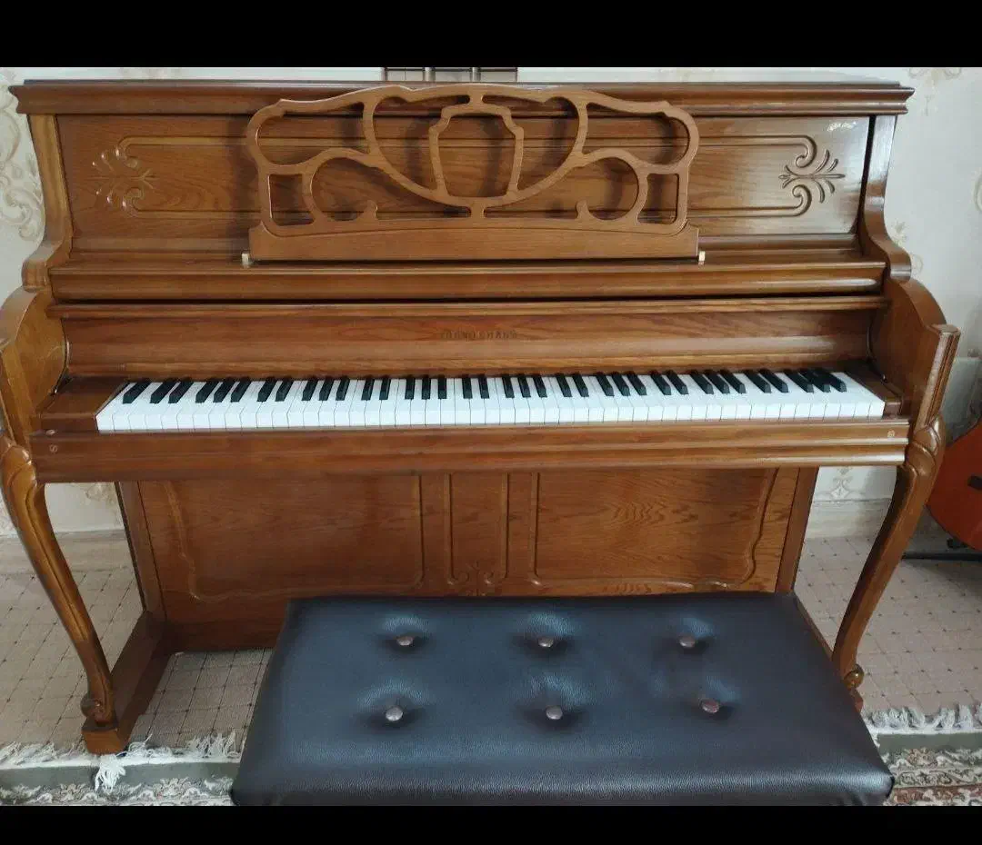 پیانو آکوستیک یانگ چانگ|پیانو، کیبورد، آکاردئون|اصفهان, خوراسگان|دیوار