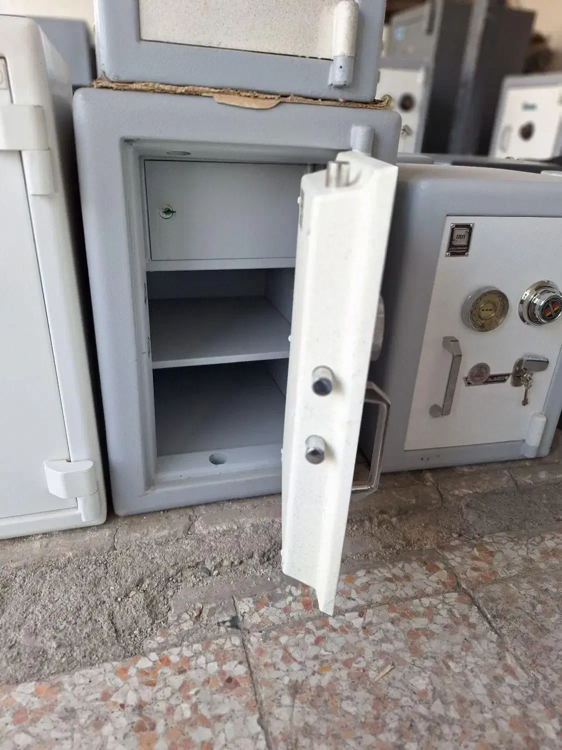 گاوصندوق مدل 350kr خونگی سنگین فول امنیت گاو صندوق|ابزارآلات|ارومیه, |دیوار