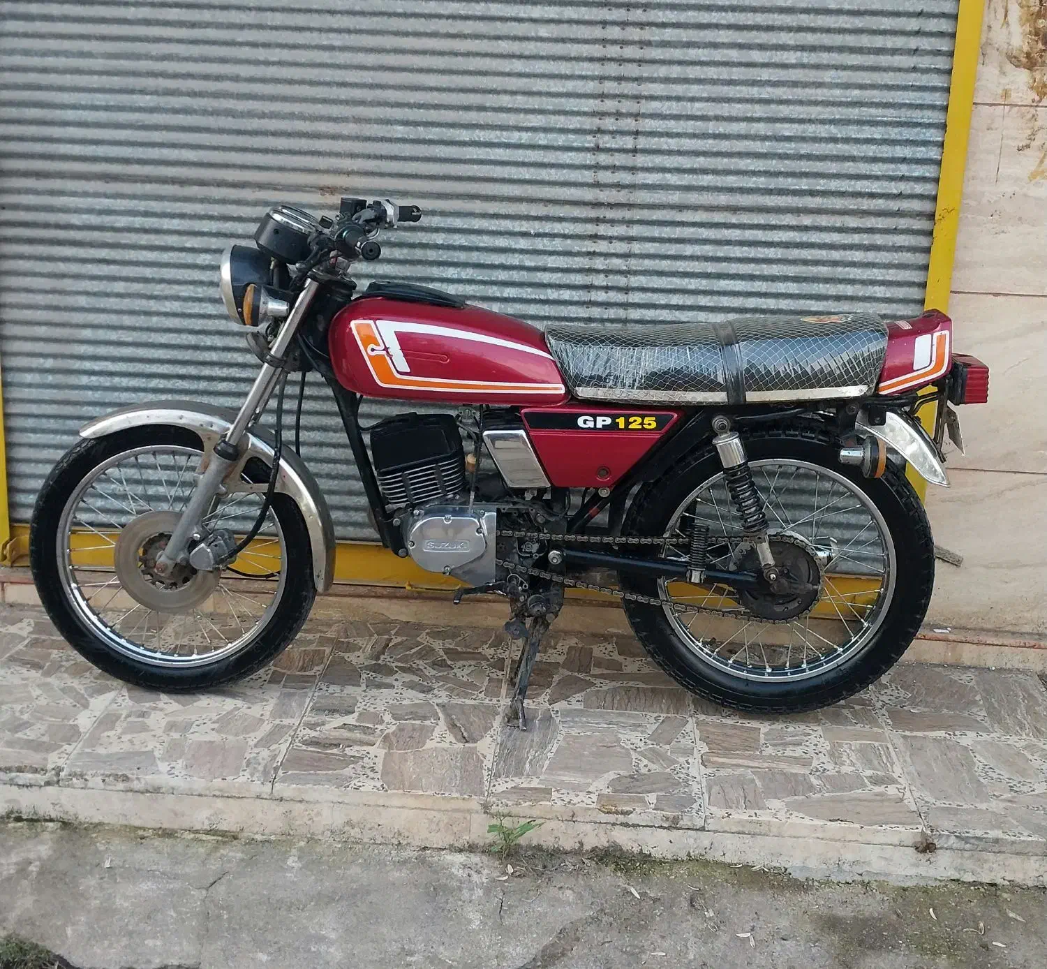 هوندا موتور سوزوکی ۱۲۵ GP عروسک ژاپنی|موتورسیکلت|رشت, گلباغ نماز|دیوار