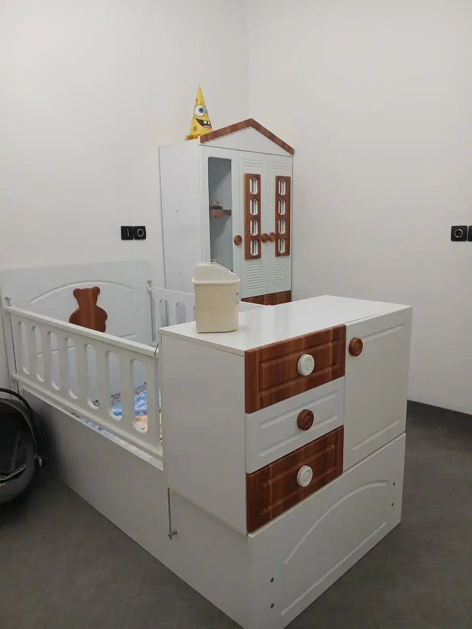 تخت کودک و نوجوان|تخت و صندلی بچه|خرم‌آباد, |دیوار