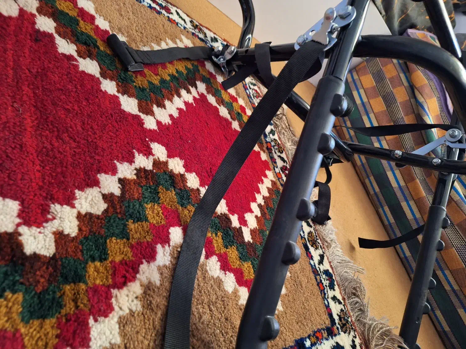 باربند دوچرخه|دوچرخه، اسکیت، اسکوتر|صدرا-فارس, فاز ۱|دیوار