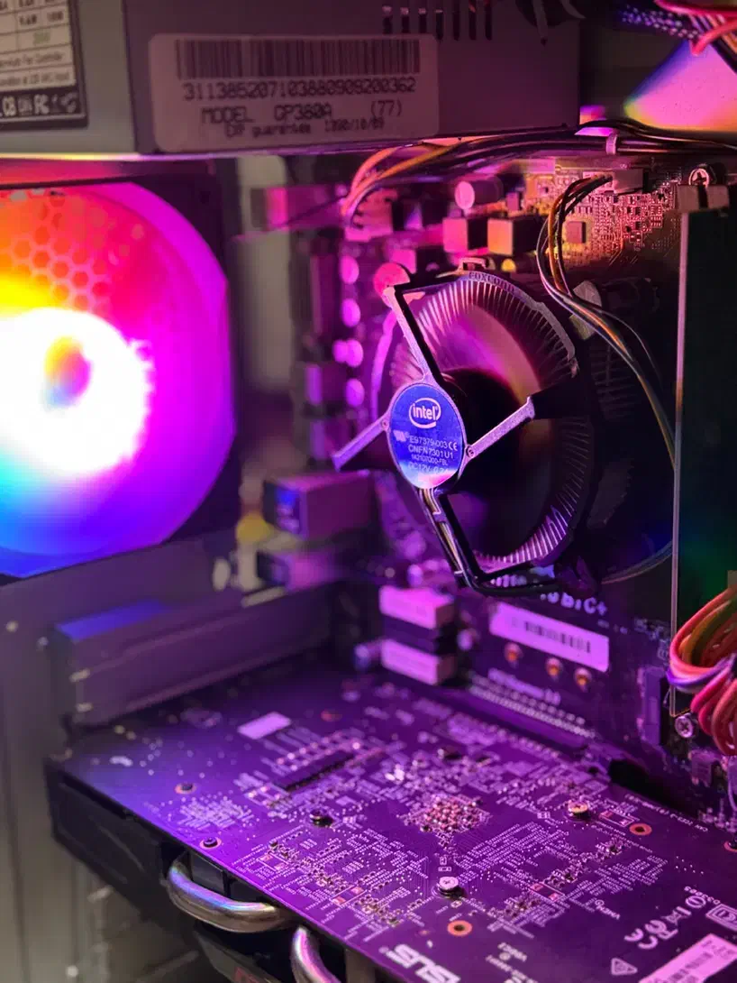 کیس گیمینگ و رندرینگ i5 6500 و rx580 مشابه نو|رایانه رومیزی|تهران, تهرانپارس غربی|دیوار