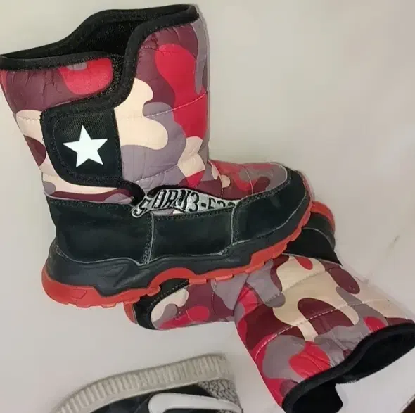 فروش یک بوت وکفش|کفش و لباس بچه|جهرم, |دیوار