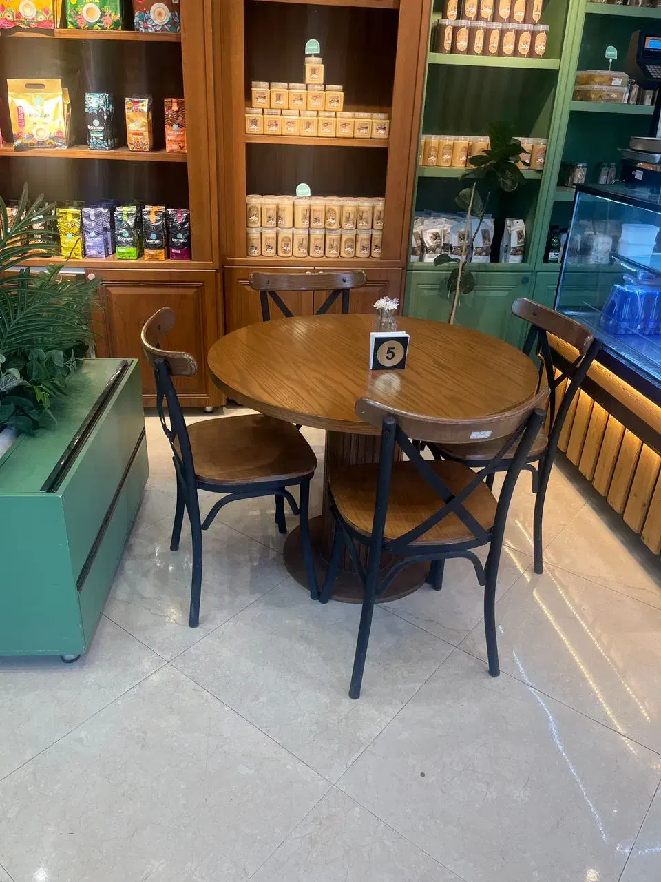 میز و صندلی کافه رستوران غذاخوری نیلایnilay980ds25|میز و صندلی غذاخوری|رشت, خمیران زاهدان|دیوار