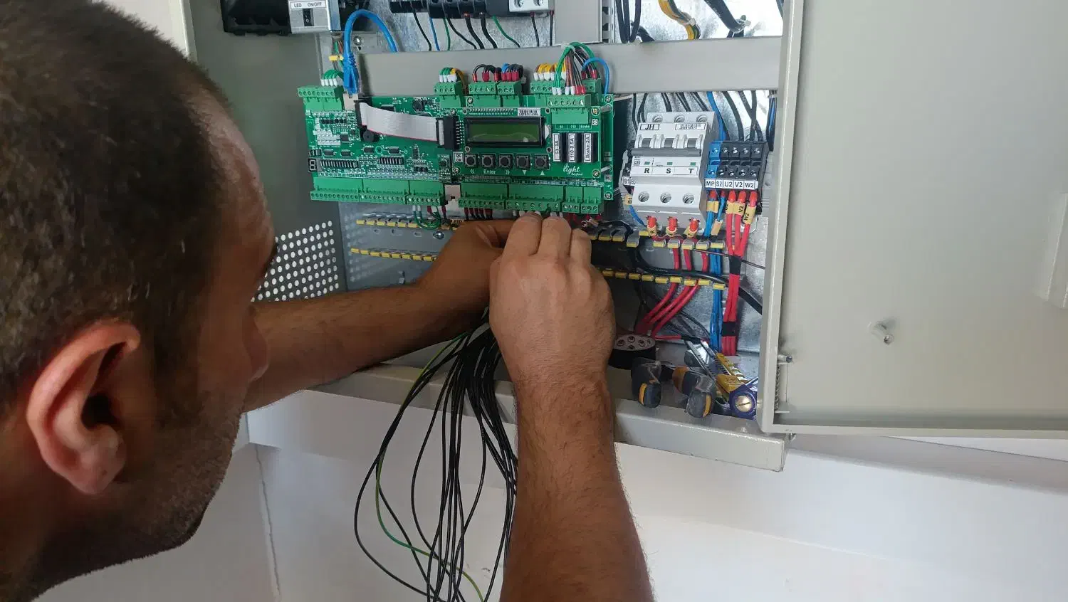 نصب و سرویس و تعمیرات آسانسور و پله پیما|خدمات پیشه و مهارت|مراغه, |دیوار