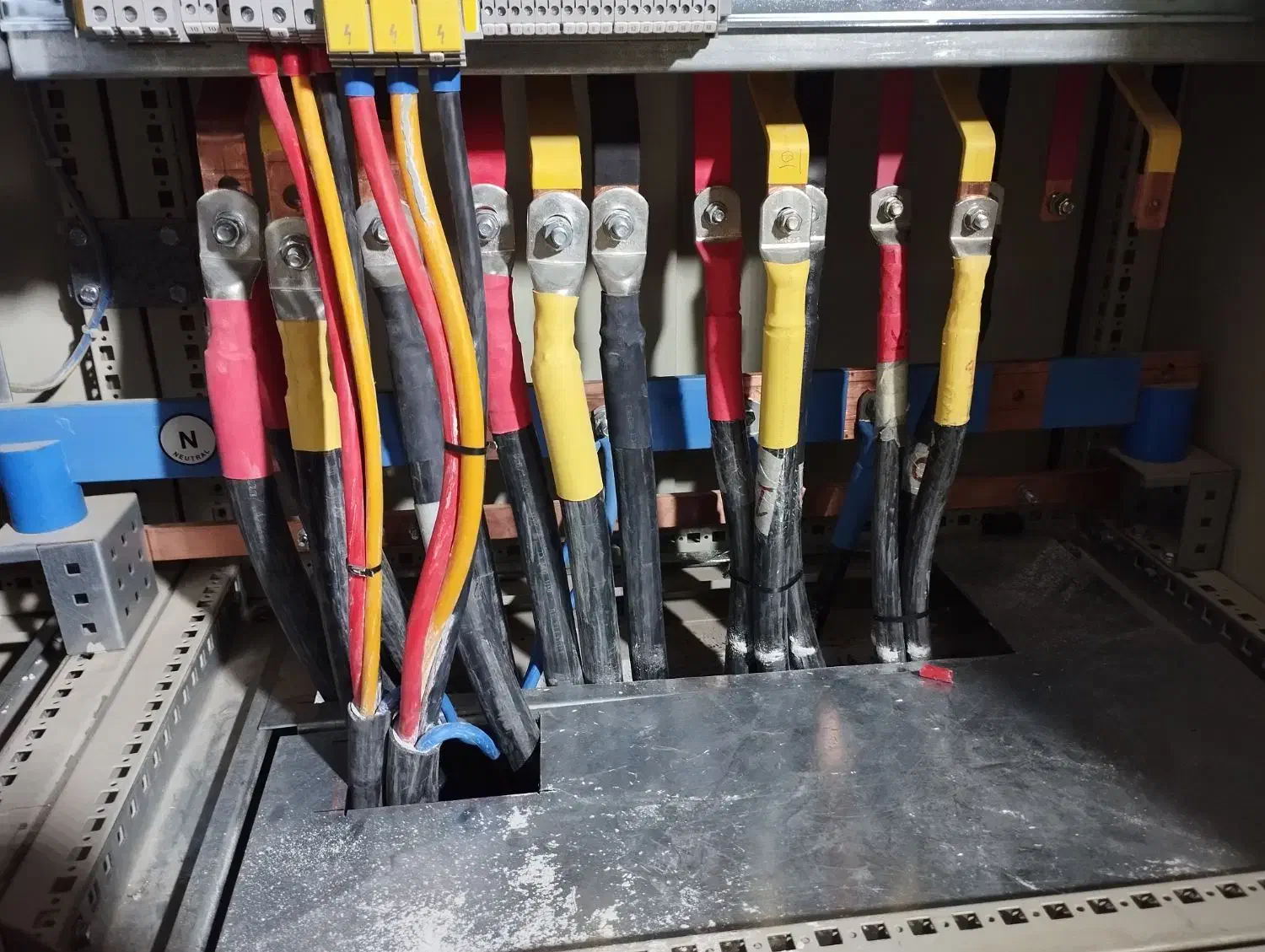 برقکار ساختمان و صنعتی|خدمات پیشه و مهارت|وحیدیه, |دیوار