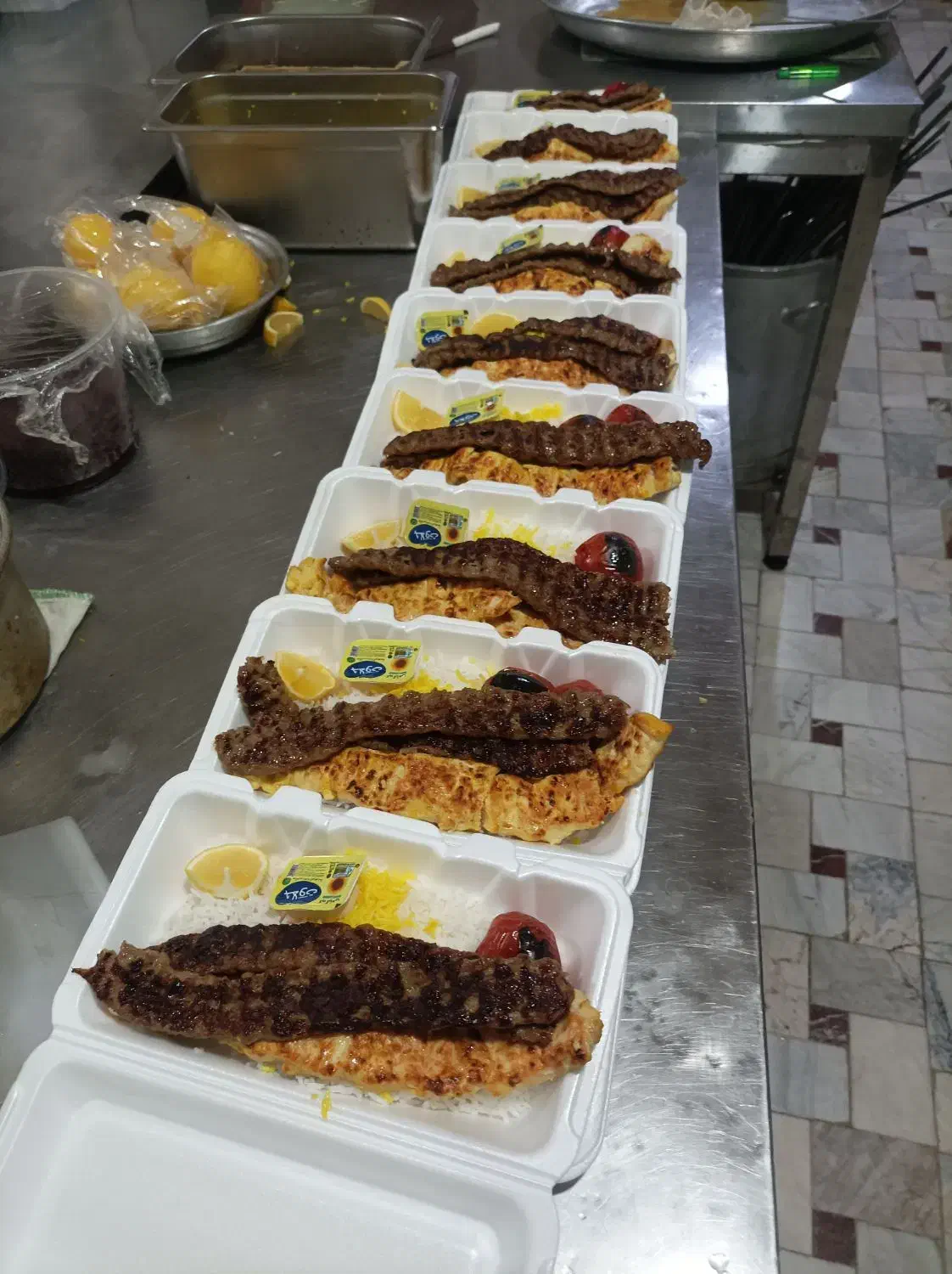 کترینگ زعفران طلایی غذای مجلسی و غذای شرکتی|خدمات پذیرایی، مراسم|قم, زنبیل آباد|دیوار