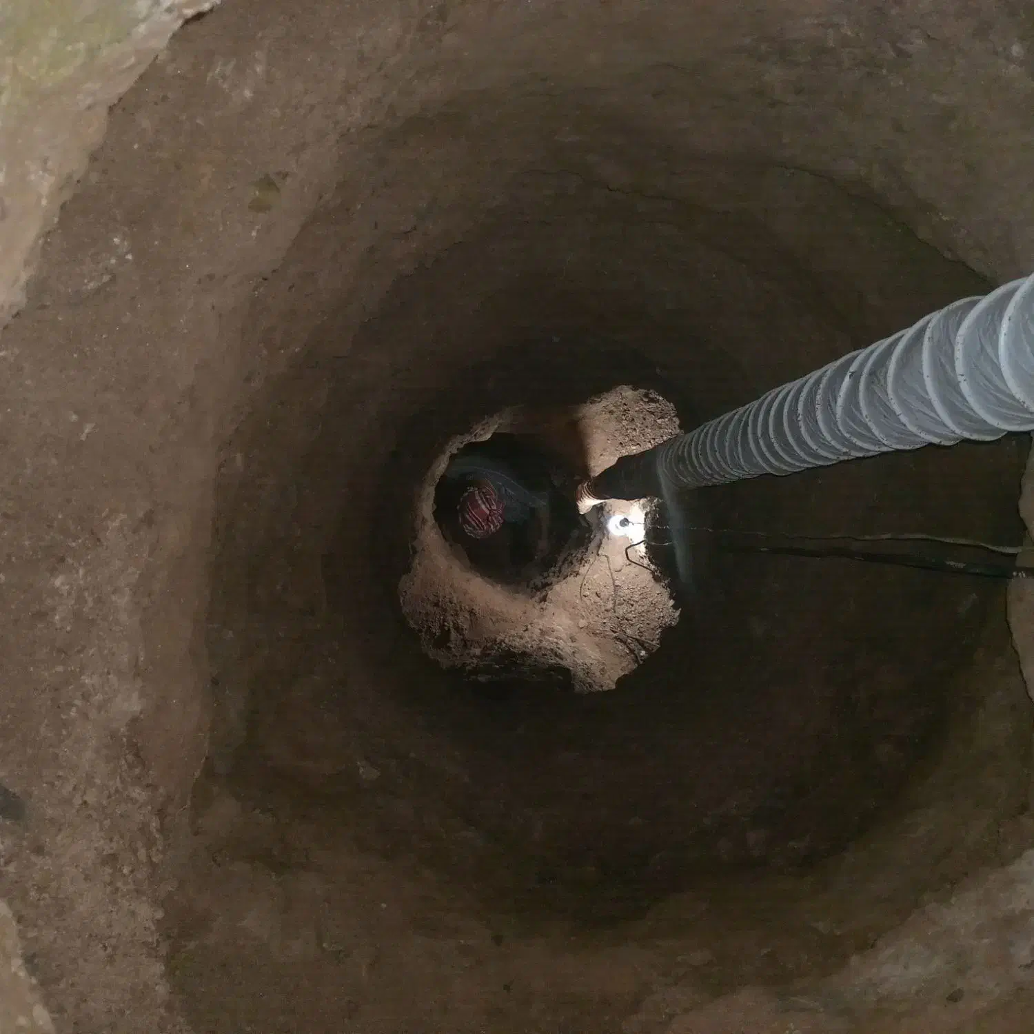 چاه کن هستم قیمت مناسب|خدمات پیشه و مهارت|بم, |دیوار