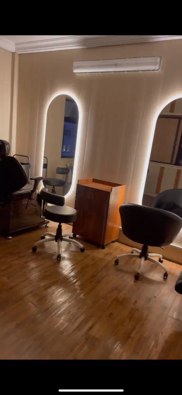 اجاره صندلی در سالن زیبایی|خدمات آرایشگری و زیبایی|رشت, پارک شهر|دیوار