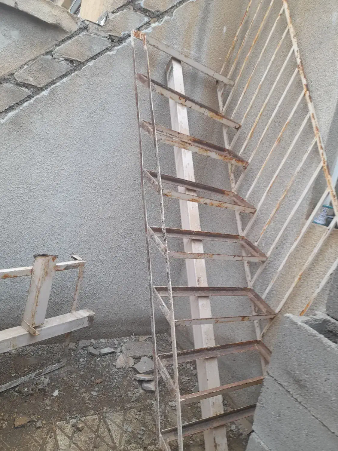 پله آهنی|مصالح و تجهیزات ساختمان|شاهرود, |دیوار