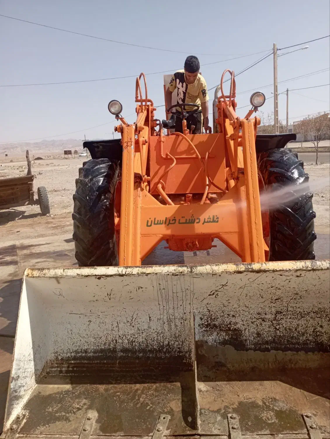 تراکتور بیل عقب نو با تریلی ۴چرخ تراکتور|ماشینآلات صنعتی|سده (خراسان جنوبی), |دیوار