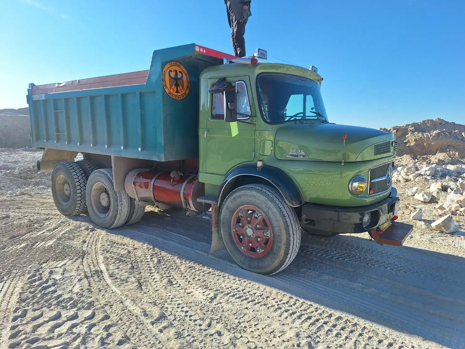 کامیون کمپرسی ده چرخ مدل ۱۳۶۰|خودرو سنگین|گلپایگان, |دیوار