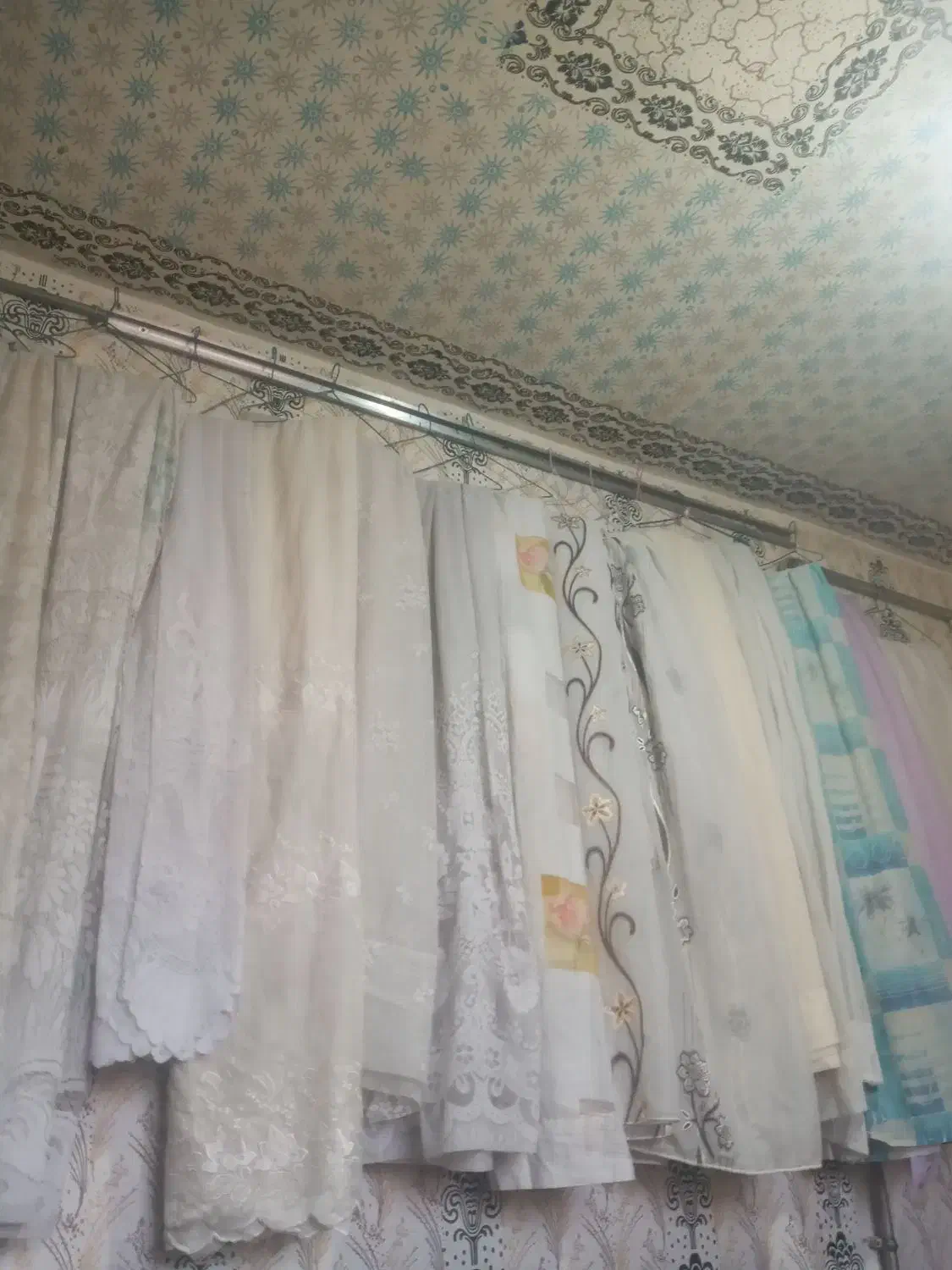 تعدادی پرده|پرده، رانر، رومیزی|سلماس, |دیوار