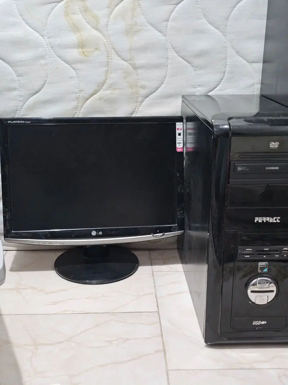 سه تا مانیتور و دوتا کیس اداری فوق سالم|رایانه رومیزی|دزفول, |دیوار