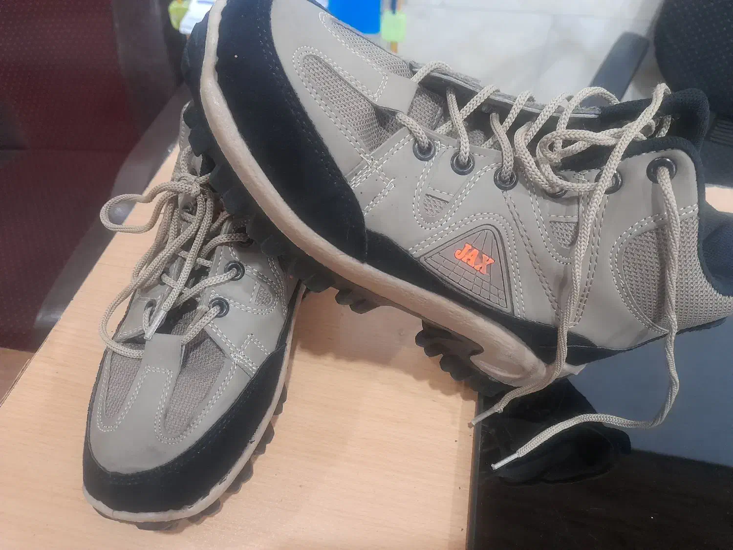 بوت|کیف، کفش، کمربند|رشت, حمیدیان|دیوار