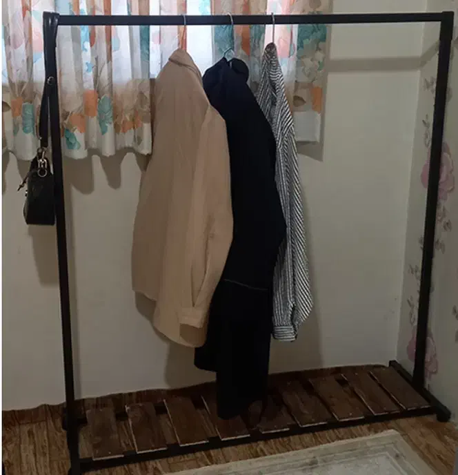 اویز لباس|بندرخت و رخت‌آویز|گنبد کاووس, |دیوار