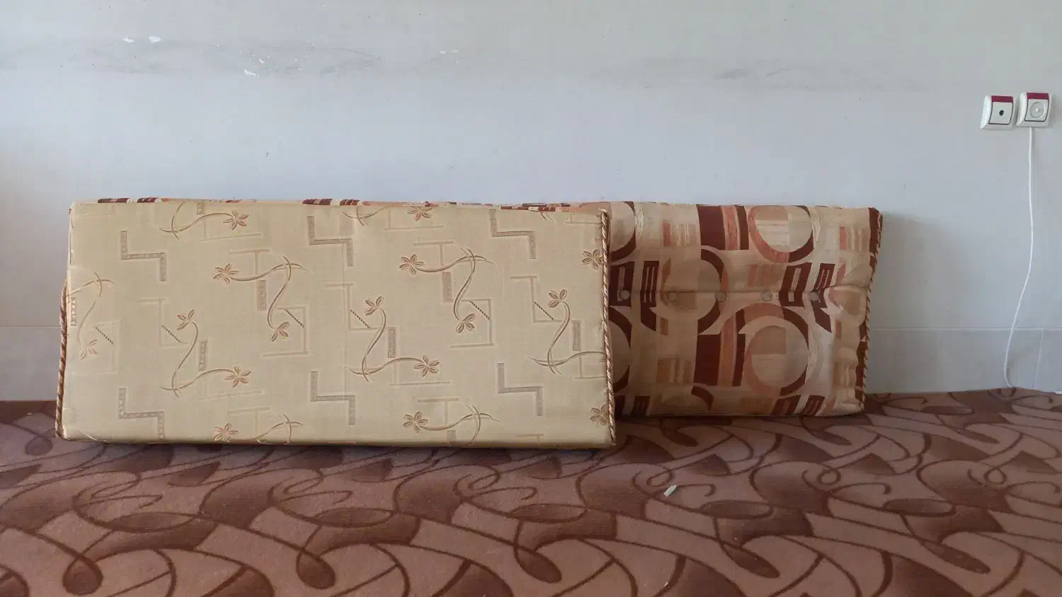 دو عدد پشتی|پشتی|نجف‌آباد, ویلاشهر|دیوار