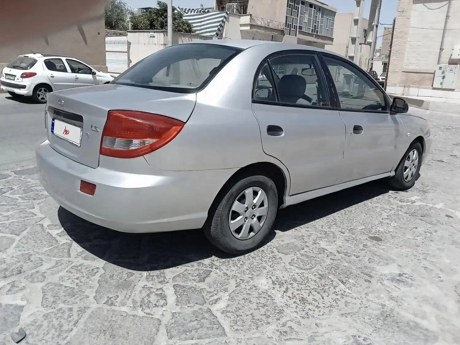 ریونقره ای مدل90درحدمدل بالا|خودرو سواری و وانت|یزد, |دیوار