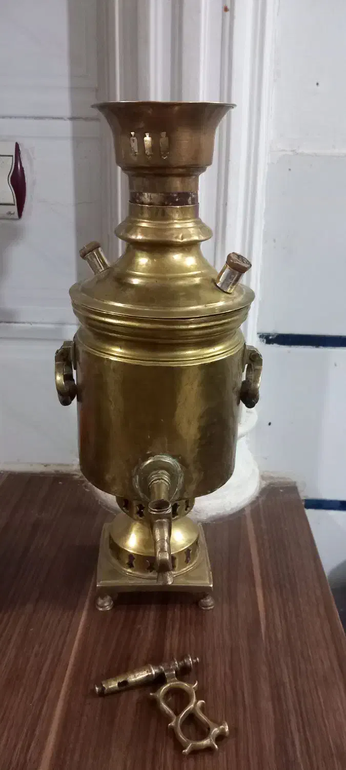 سماور روسی|کلکسیون اشیاء عتیقه|برخوار, |دیوار