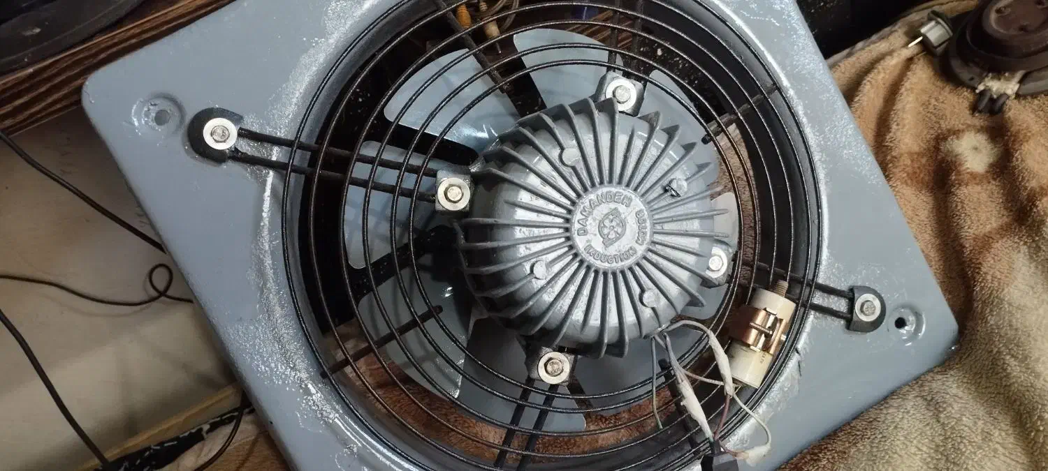 دمنده  موتور انژکتور  صنعتی|پنکه و تصفیه‌کنندهٔ هوا|میانه, |دیوار